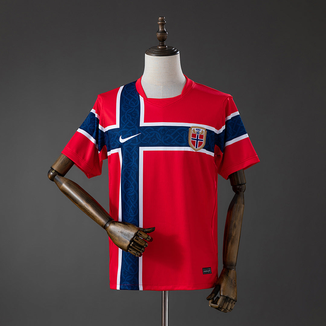 Camiseta Noruega Local Gris y Burdeos 2026 - frente
