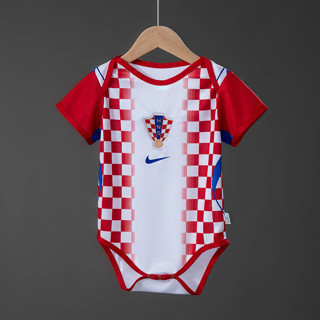 Conjunto Niños Croacia Local 2026/27 - frente