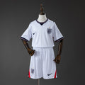 Conjunto Niños Inglaterra Local Celeste y Gris 2026 - frente