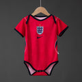Conjunto Niños Inglaterra Visita Roja y Burdeos 2026 - frente