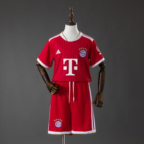 Conjunto Niños Bayern Múnich Local Gris y Burdeos 2026/27 - frente