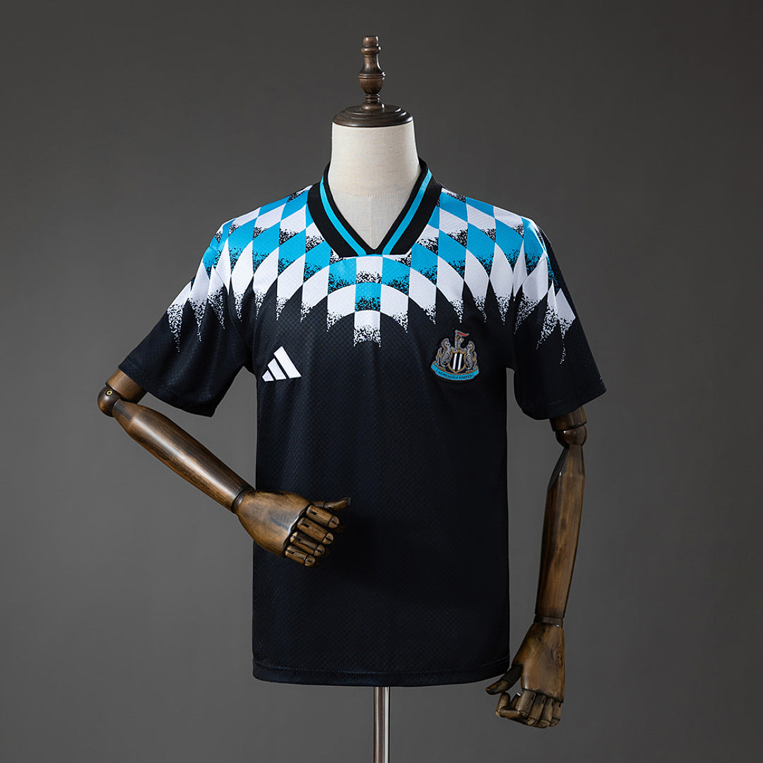 Camiseta Newcastle United Edición Especial 2026/27 - frente