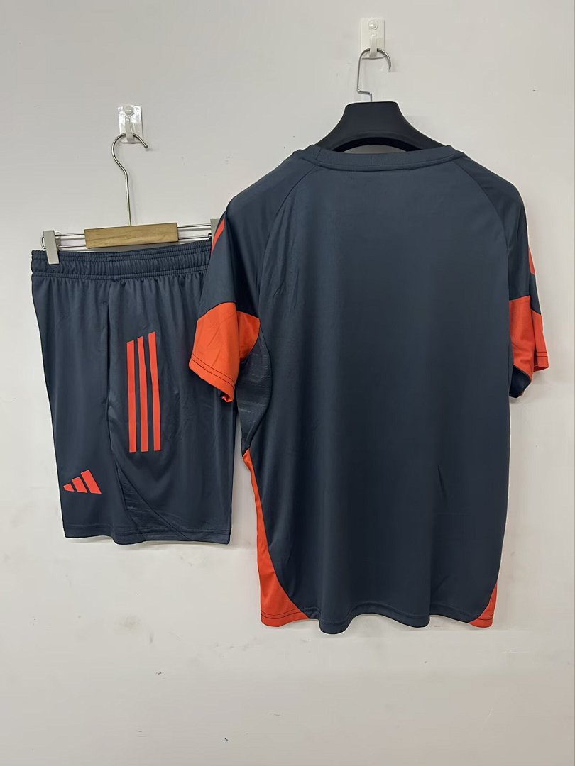 Camiseta de Entrenamiento Bayern Múnich Negra 2025/26 - espalda