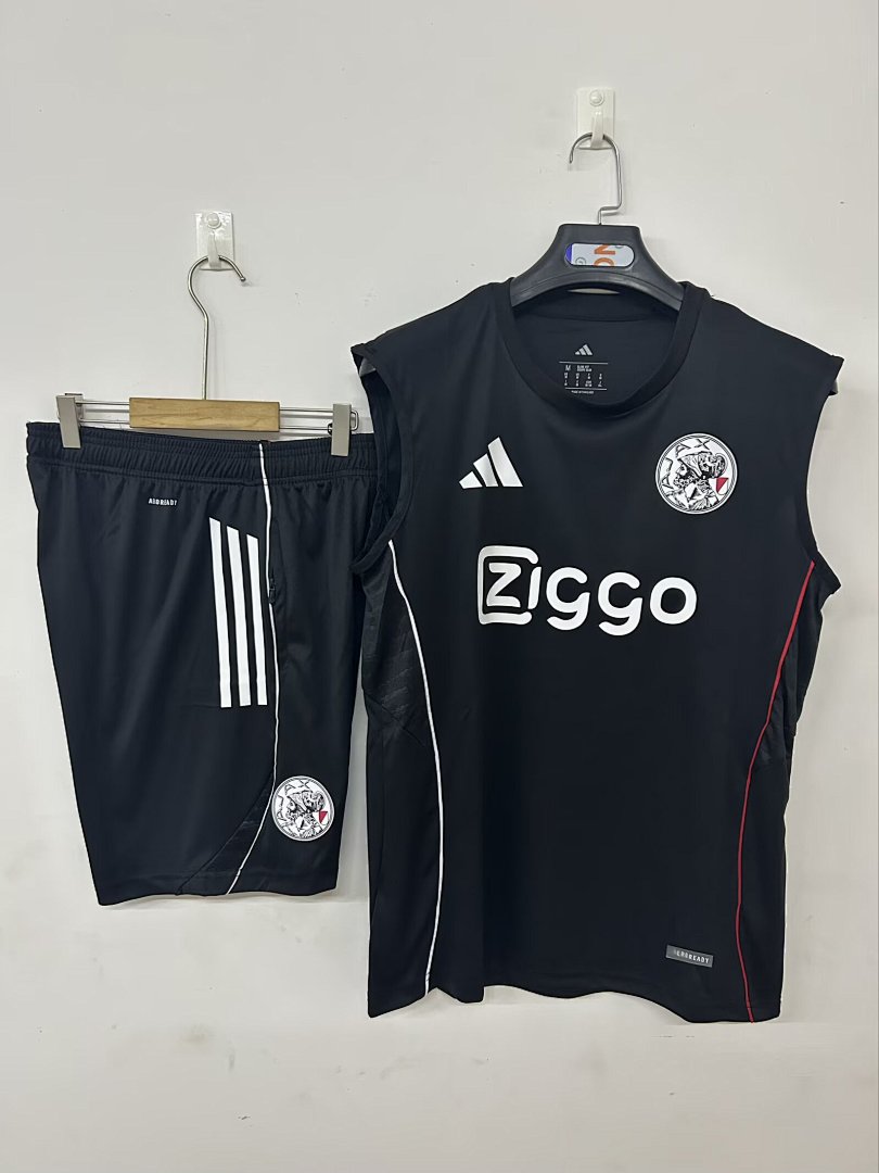 Camiseta de Entrenamiento Ajax Negra 2025/26 II - frente