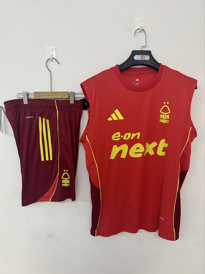 Camiseta de Entrenamiento Nottingham Forest Roja 2025/26 - frente