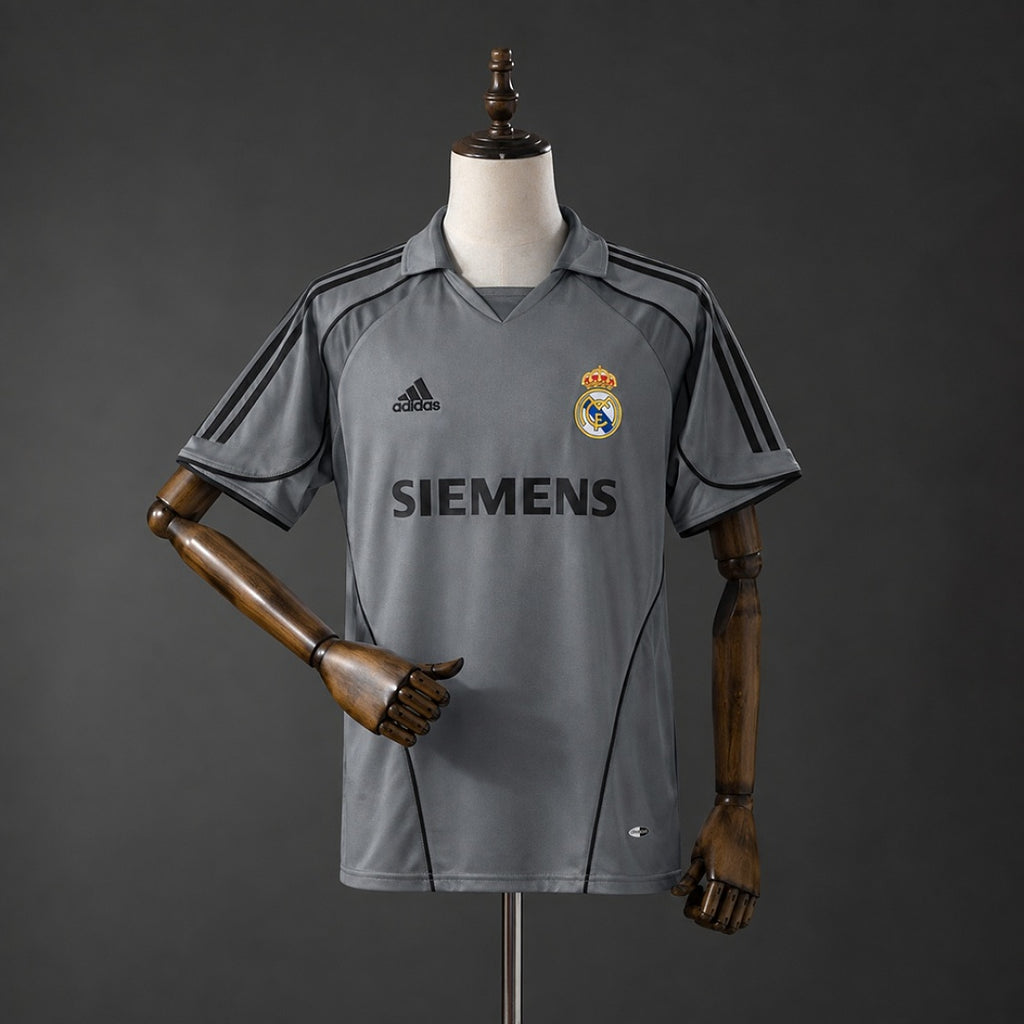 Camiseta Retro Real Madrid Tercera 05/06 - frente