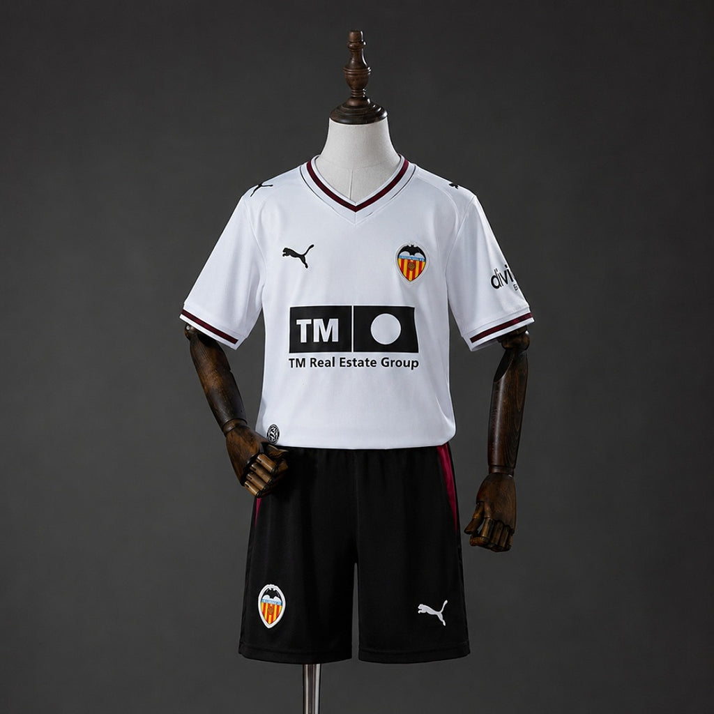 Conjunto Niños Valencia CF Local 2026/27 - frente