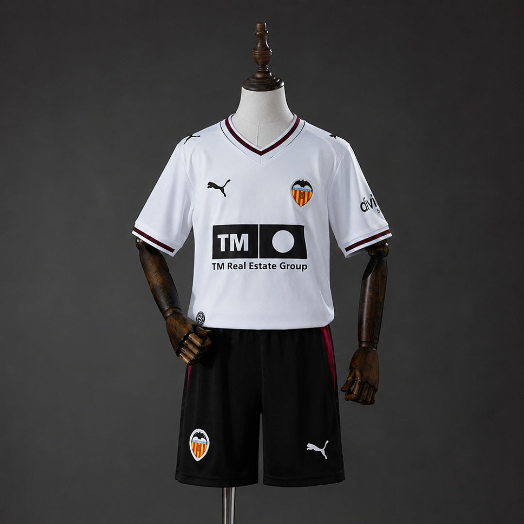 Conjunto Niños Valencia CF Local 2026/27 - frente